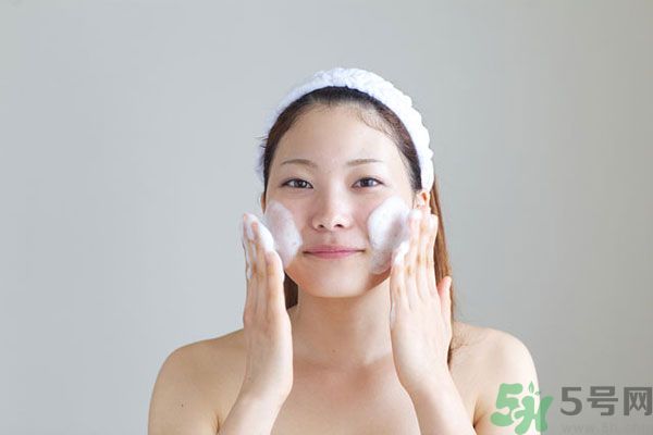 洗臉用什么醋最好？洗臉用白醋好還是米醋好？