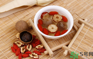 山楂枸杞一起泡水喝好嗎？山楂枸杞一起泡水喝有什么好處？