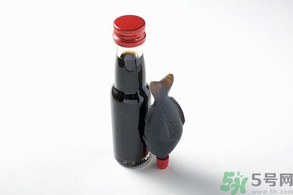 老抽和生抽的區(qū)別方法？怎么區(qū)分生抽和老抽？