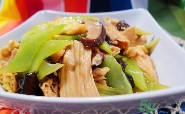 萵筍可以和香菇一起炒嗎？萵筍和香菇一起吃好嗎？