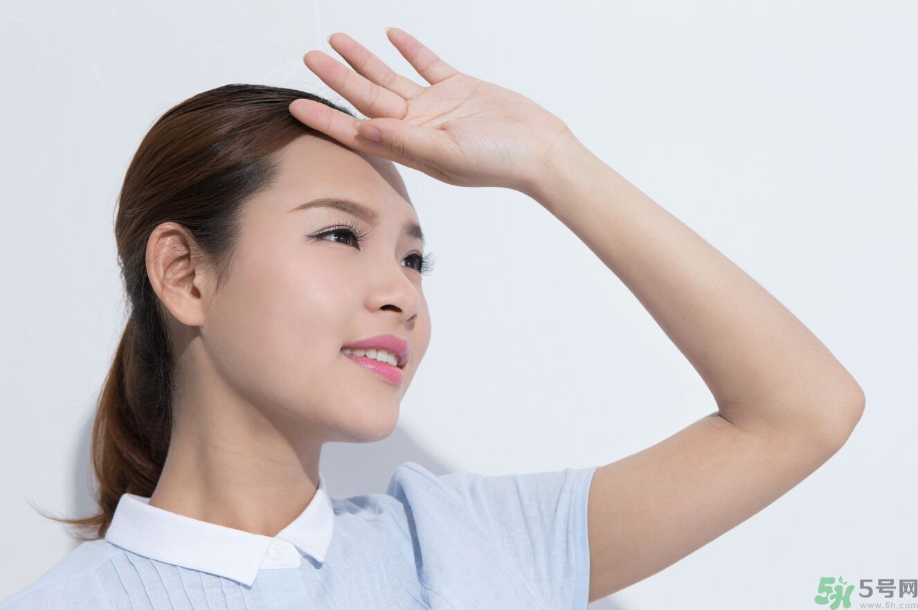 胳膊曬黑了多久能恢復(fù)？胳膊曬黑了怎么白回來？