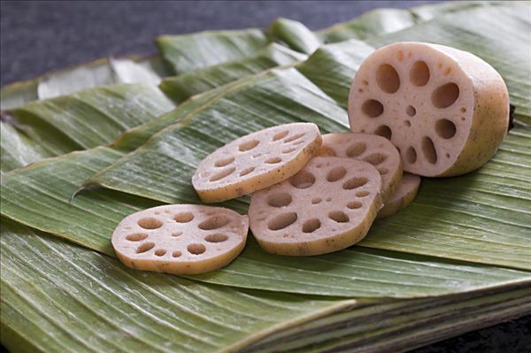 蓮藕里面發(fā)黑能吃嗎？蓮藕發(fā)黑了還能吃嗎？