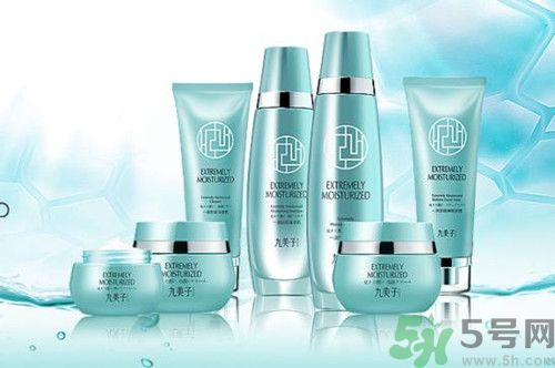 中學(xué)生可以用化妝品嗎？中學(xué)生用化妝品好嗎？