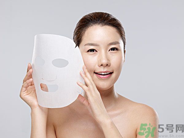 洗澡的時候可以敷面膜嗎？敷面膜和洗澡的順序