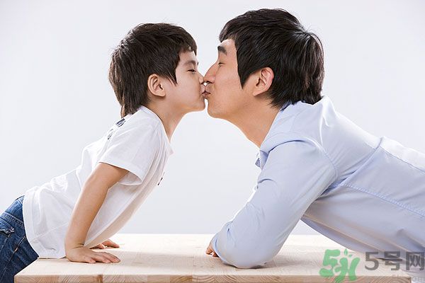父親節(jié)給爸爸買什么禮物好？父親節(jié)送什么禮物給爸爸？