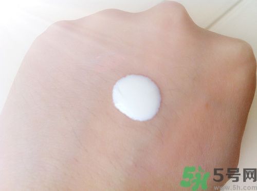 蘇菲娜sofina防曬霜哪款好用？sofina防曬白蕾絲藍蕾絲區(qū)別