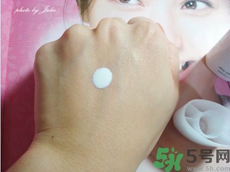蘇菲娜sofina防曬霜哪款好用？sofina防曬白蕾絲藍(lán)蕾絲區(qū)別