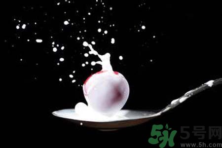 燒水壺可以煮牛奶嗎？燒水壺煮的牛奶可以喝嗎？