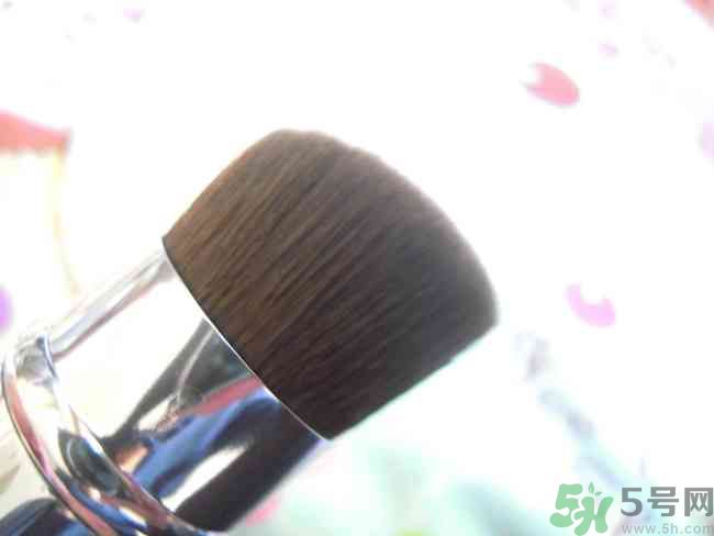 sk2棒棒糖粉凝霜好用嗎？skii粉凝霜使用方法