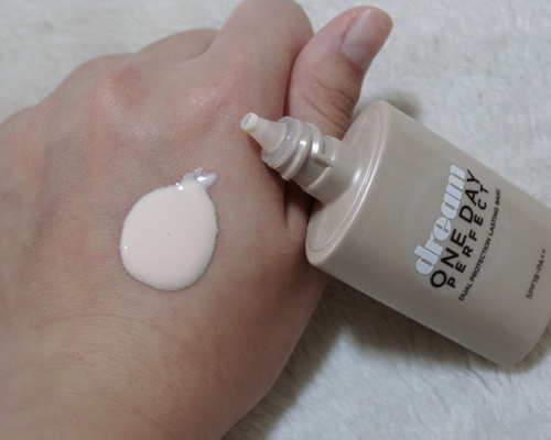美寶蓮夢(mèng)幻奇跡控油透潤(rùn)持妝乳怎么樣？好用嗎？
