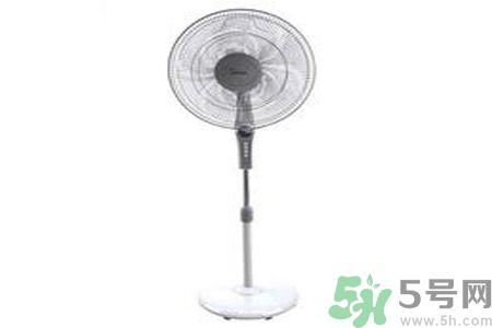 寶寶可以吹電風(fēng)扇嗎？寶寶多大了可以吹電風(fēng)扇？