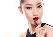 唇色深的人適合什么顏色的口紅？如何挑選口紅的顏色？