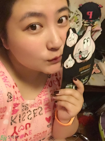 歐尚坊黑面膜怎么樣？歐尚坊黑蒜竹炭蠶絲面膜好用嗎？