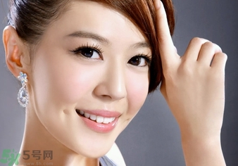 睡醒后眼睛睜不開(kāi)是怎么回事?睡醒后眼睛睜不開(kāi)怎么辦?