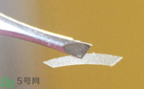 單眼皮怎么變雙眼皮了？單眼皮上面有一條線