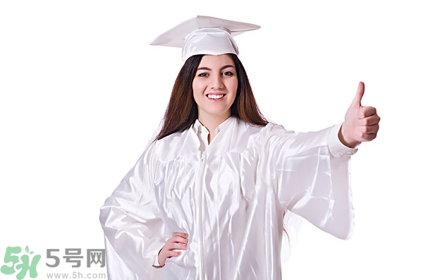 高中女生很矮還能長高嗎？高中女生矮怎么辦？