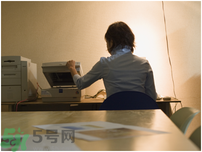 長期熬夜會(huì)怎樣?長期熬夜會(huì)得什么病