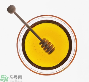 蜂蜜水隔夜還能喝嗎？蜂蜜水第二天還能喝嗎？