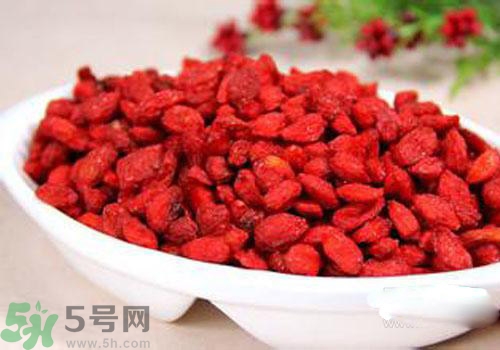 枸杞放久了變濕了可以吃嗎？枸杞放久了變黏了可以吃嗎？