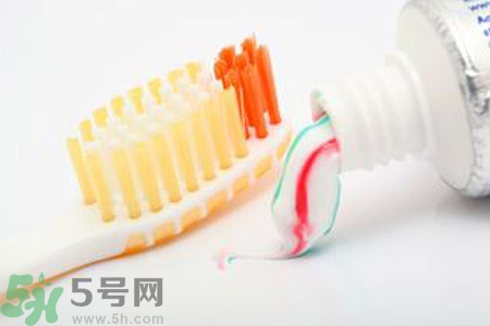 牙膏含氟好不好？牙膏含氟好還是不含氟好？