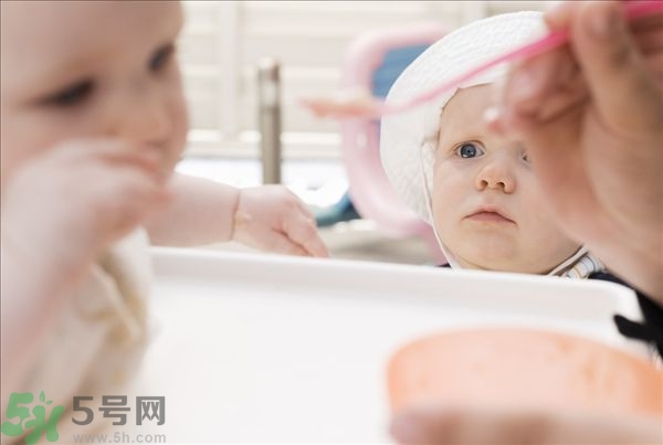 ?皰疹性咽峽炎有什么癥狀？寶寶?皰疹性咽峽炎癥狀