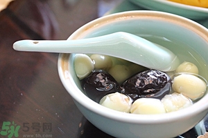 蓮子心能治失眠嗎？喝蓮心茶可以治療失眠嗎？