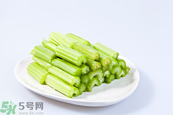 芹菜放久了能吃嗎？芹菜放軟了還能吃嗎？