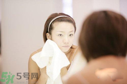 眼妝暈妝怎么辦？解救眼妝暈妝的方法