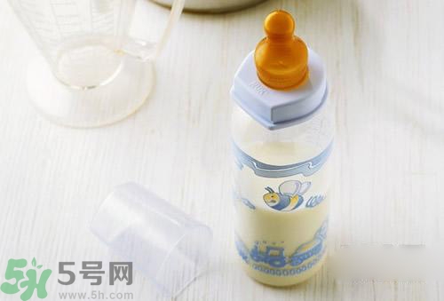奶粉結(jié)塊是怎么回事？奶粉結(jié)塊可以吃嗎？