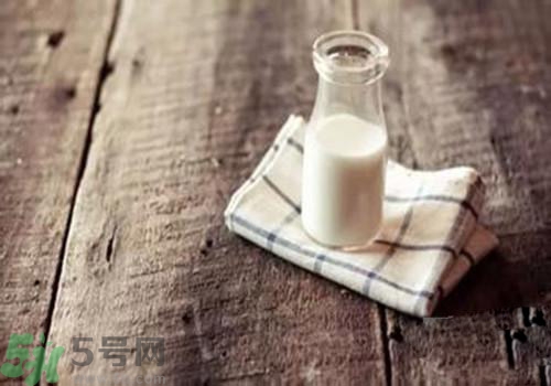 牛奶和羊奶哪個好？牛奶和羊奶哪個更有營養(yǎng)？