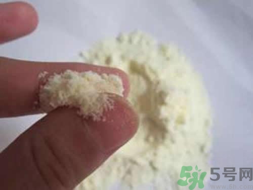 怎么判斷奶粉有沒(méi)有變質(zhì)？判斷奶粉變質(zhì)的方法