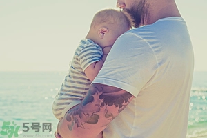洗紋身要多久才能洗掉？洗紋身后多久能沾水？