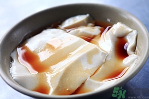 在家怎么制作豆腐腦？怎么制作豆腐腦呢？