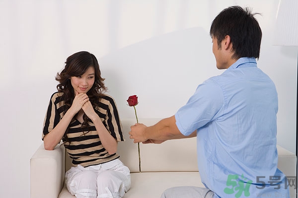 為什么看到男生會臉紅？看到男生會臉紅怎么辦？