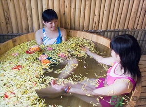洗澡耳朵進(jìn)水了出不來怎么辦？洗澡時耳機(jī)進(jìn)水了怎么辦？