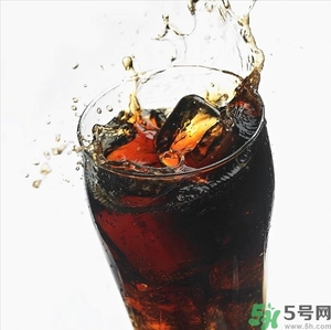 可樂第二天還可以喝嗎？隔夜的碳酸飲料可以喝嗎？