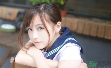 15歲月經(jīng)推遲二個月正常嗎？15歲兩個月沒來月經(jīng)是怎么回事？