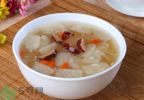 發(fā)燒可以喝冰糖雪梨嗎？發(fā)燒喝冰糖雪梨好嗎？