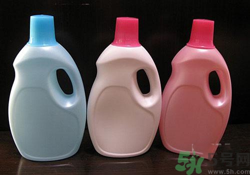 洗衣粉和洗衣液哪個(gè)好？洗衣粉和洗衣液哪個(gè)更傷手？