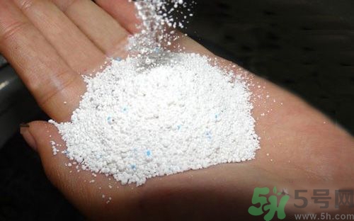 用洗衣粉手發(fā)熱是怎么回事？洗衣粉傷手怎么辦？