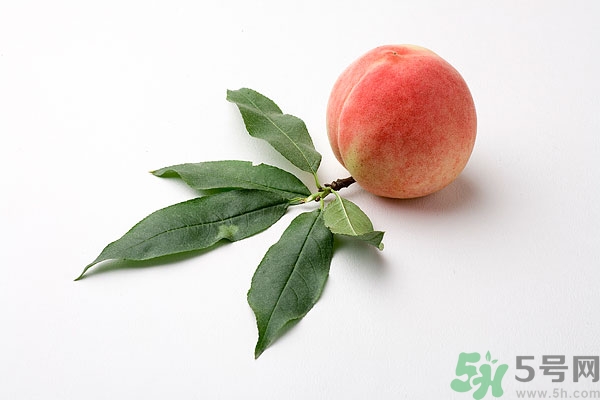 桃子裂口是什么原因？表面有裂口的桃子能吃嗎？