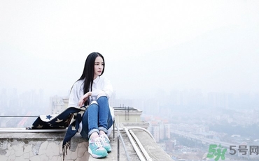 15歲女生白帶多正常嗎？15歲女生白帶異常怎么辦？