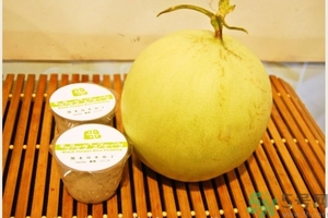 香瓜里面有紅點能吃嗎？香瓜瓤里面有紅點還能吃嗎？