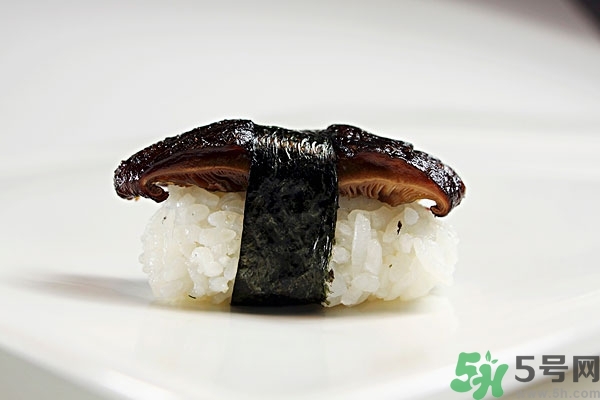 紫菜會發(fā)霉嗎？吃紫菜有什么好處和壞處？