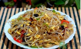豆芽可以生吃嗎？豆芽炒粉條的家常做法