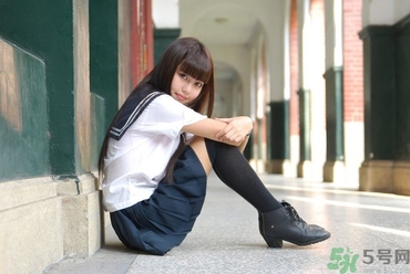 13歲來月經(jīng)正常嗎？13歲大便出血是怎么回事？
