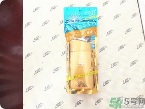 安耐曬為什么那么稀？安耐曬是水狀液體的嗎？