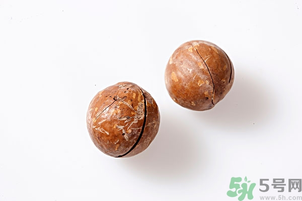 夏威夷果吃多了會(huì)怎么樣？夏威夷果吃了會(huì)長(zhǎng)胖嗎？