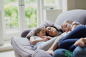 睡眠不規(guī)律如何調(diào)整？睡眠不規(guī)律會胖嗎？