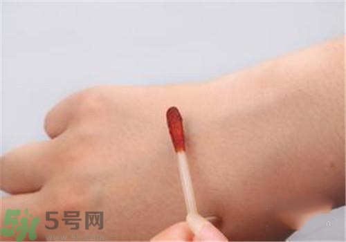 皮膚破皮可以涂碘伏嗎？碘伏可以涂在傷口上嗎？